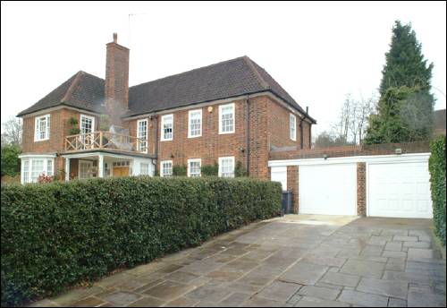 032a Wildwood Road garages 